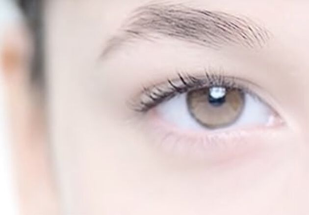 COMMENT PRENDRE SOIN DU CONTOUR DE VOS YEUX ? 