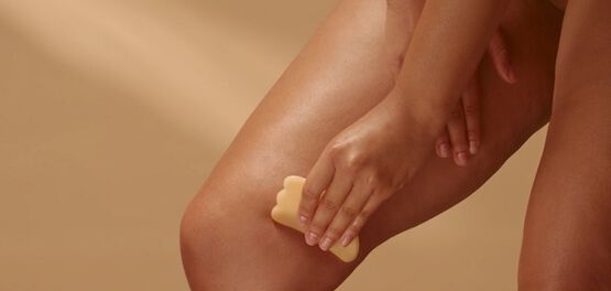 massage gua sha contre les jambes lourdes