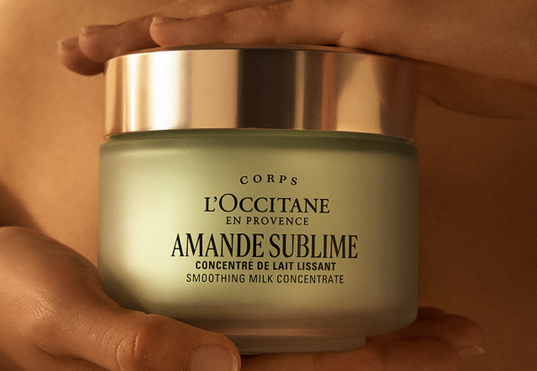 Une gamme iconique qui nourrit, raffermit et sublime la peau.