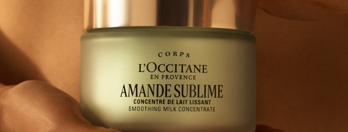 Une gamme iconique qui nourrit, raffermit et sublime la peau.