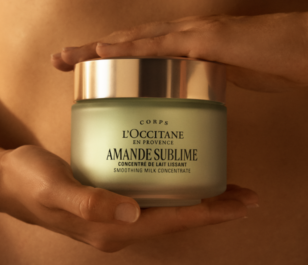 Une gamme iconique qui nourrit, raffermit et sublime la peau.