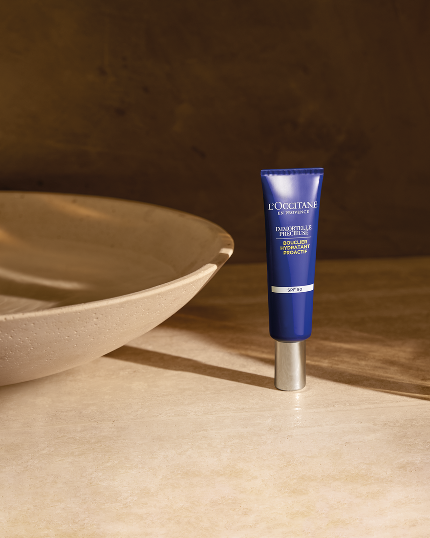 Bouclier hydratant proactif SPF 50 Immortelle Pr&eacute;cieuse, RECT (3) 30 ml | L&rsquo;Occitane en Provence